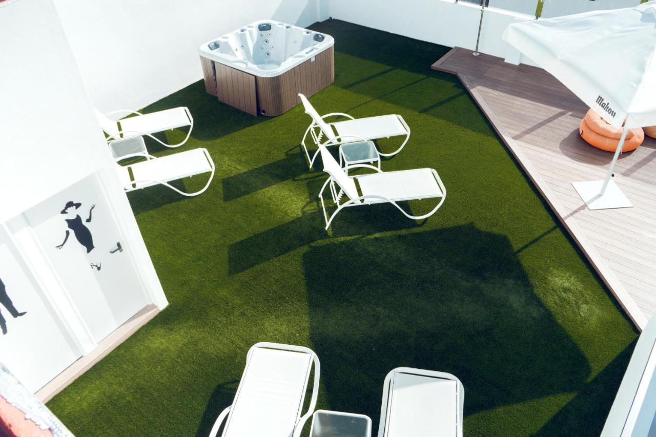 Daos & Terrace Hotel